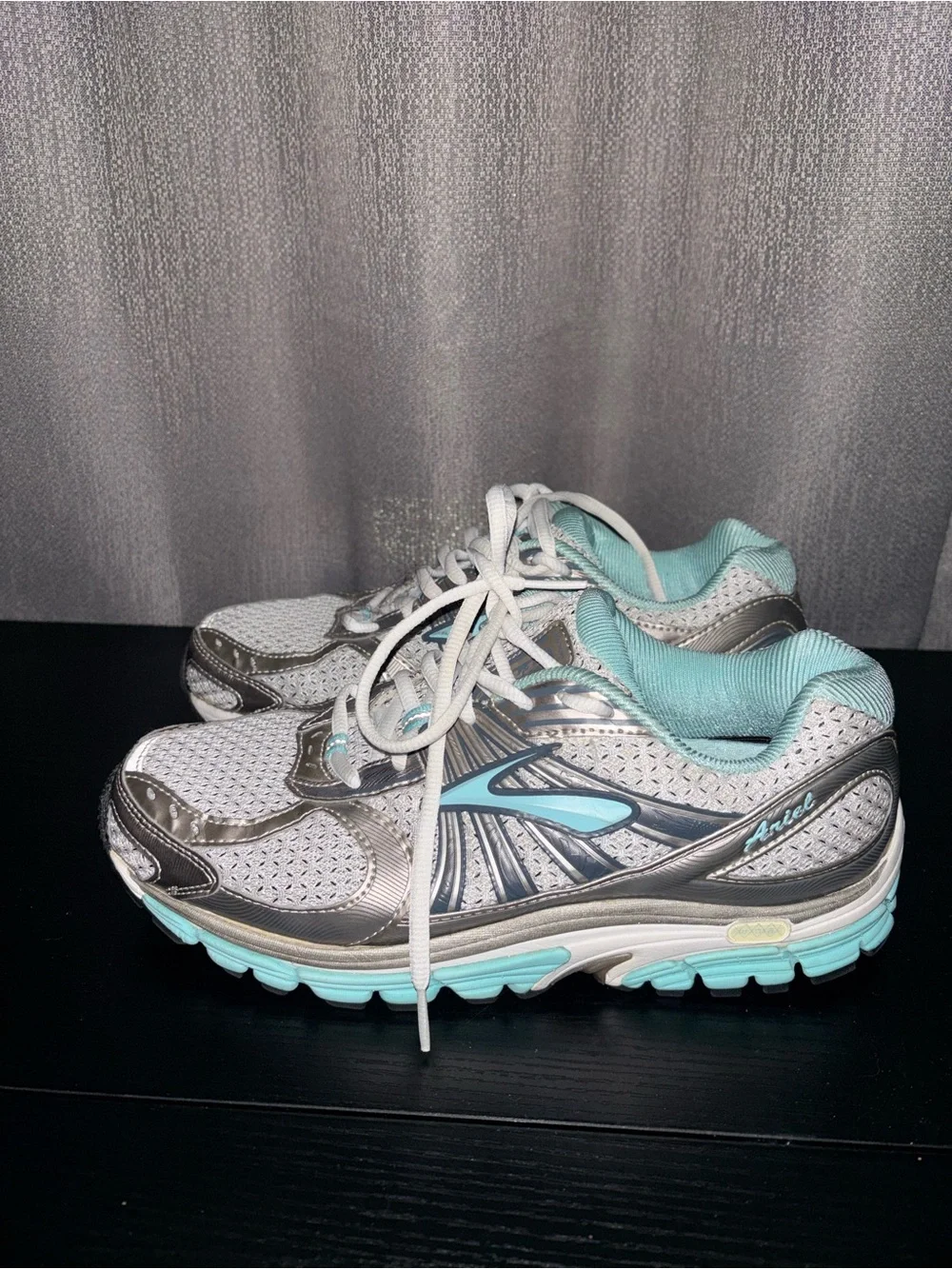 Womens Brooks Ariel Walking Shoes Sneakers Sz 8.5 - Great Condition